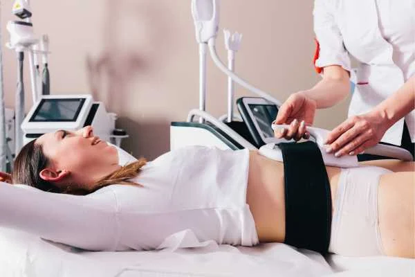 woman having body sculpting to help improve her body image and her mental health Basingstoke